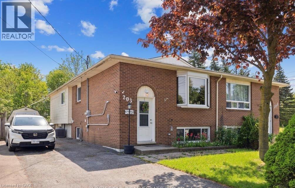 203 COMMERCIAL Street Unit# Lower