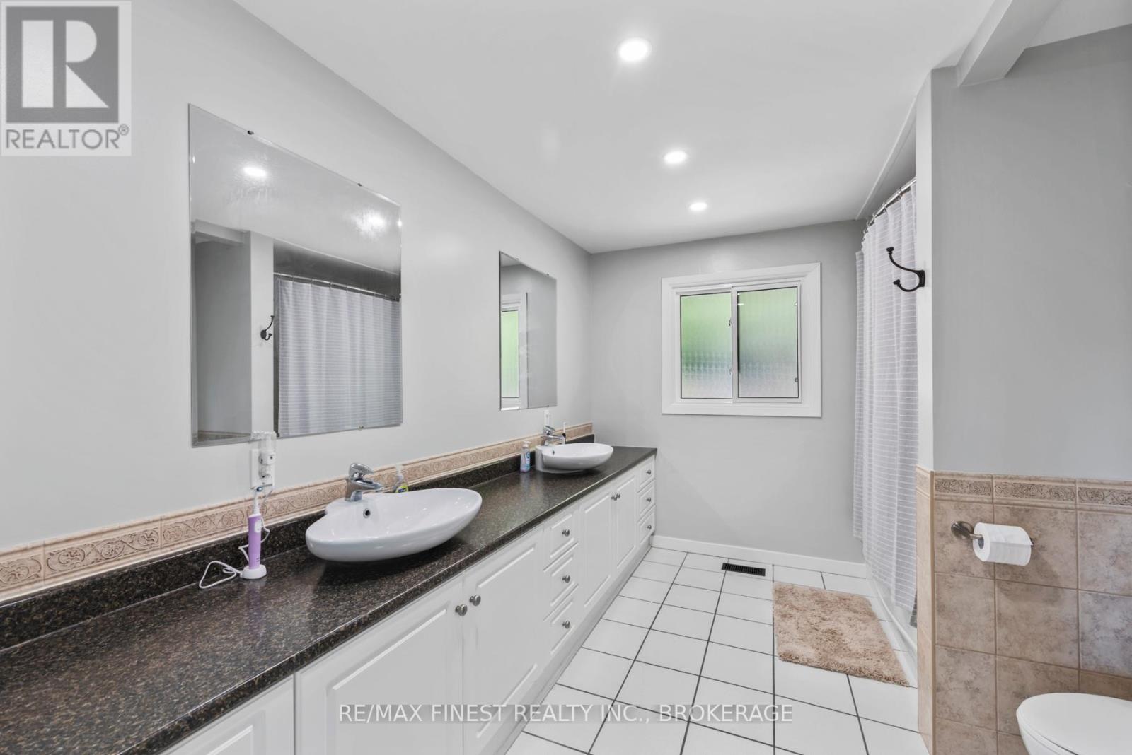 3327 LOUGHBOROUGH DRIVE - 22