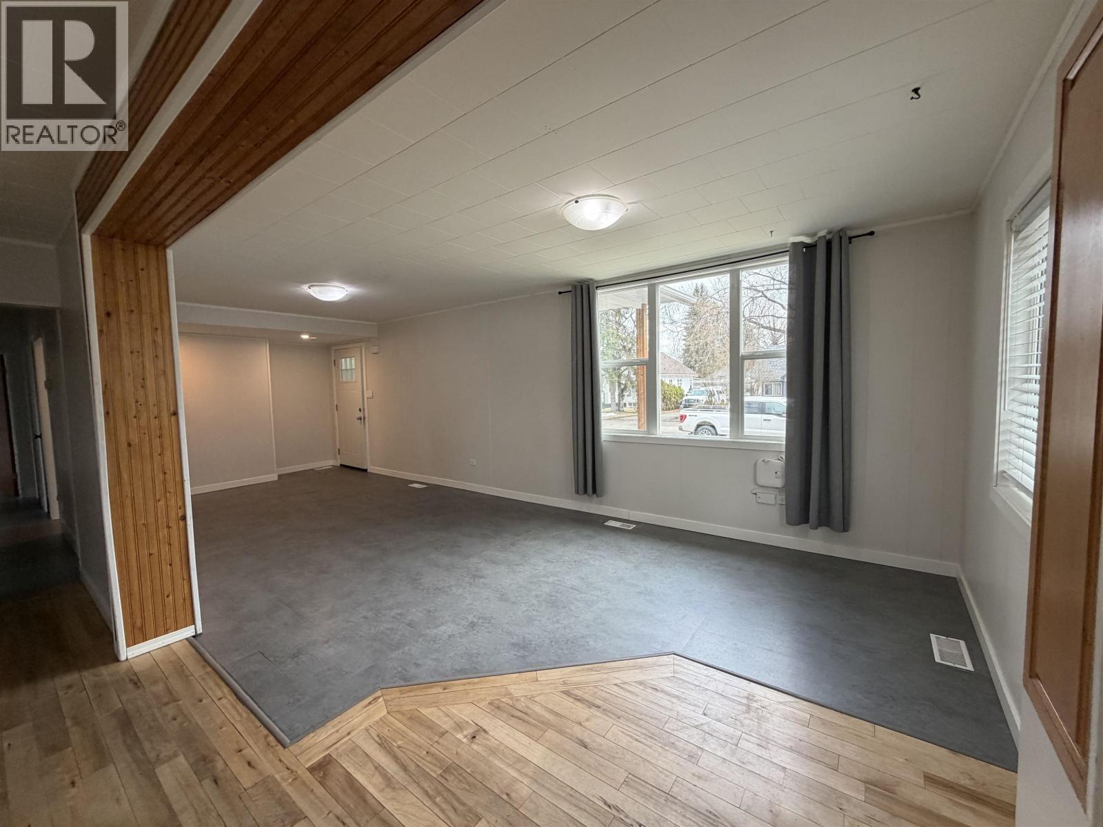 235 BURDEN STREET - 5