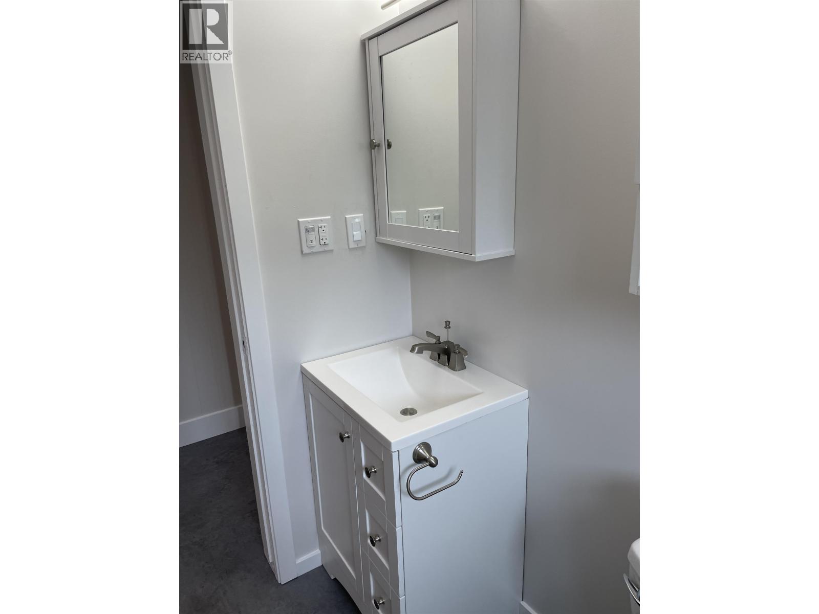 235 BURDEN STREET - 10