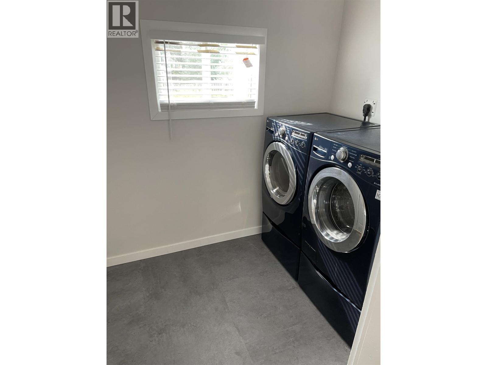 235 BURDEN STREET - 15