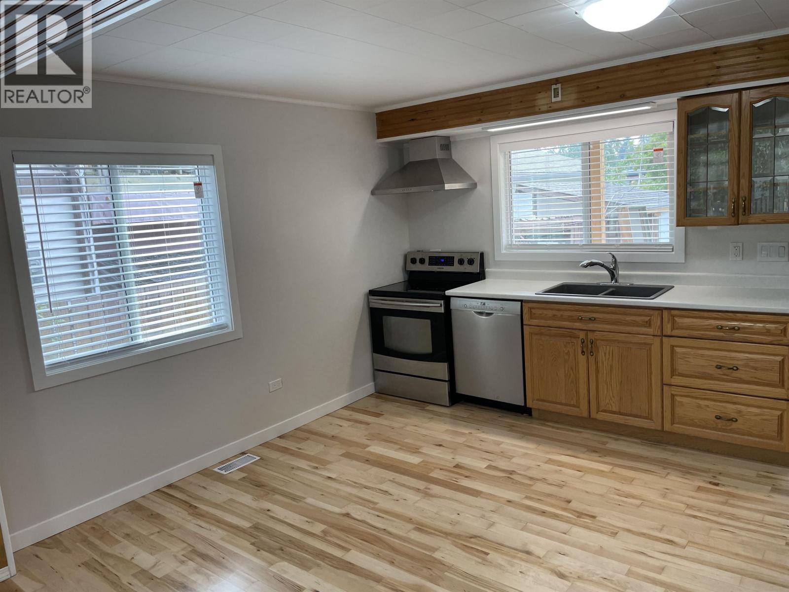 235 BURDEN STREET - 9