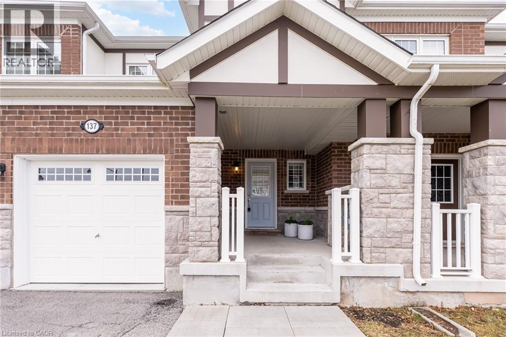 137 MCMONIES Drive, Hamilton, Ontario L8B0A6 - Photo 2