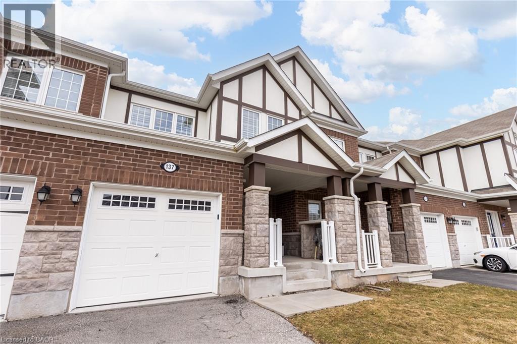 137 MCMONIES Drive, Hamilton, Ontario L8B0A6 - Photo 3