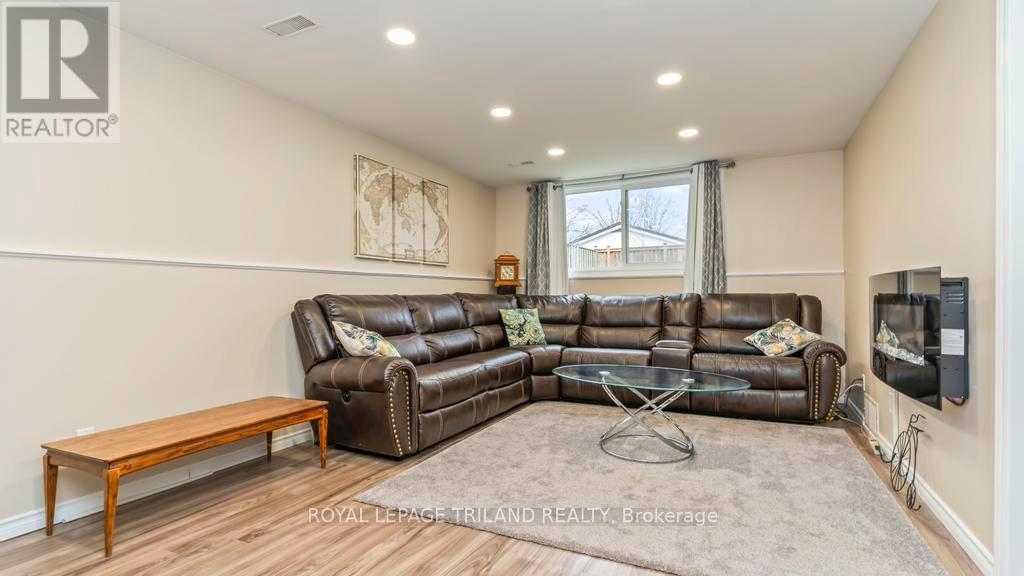 66 GARLAND CRESCENT Property Photo