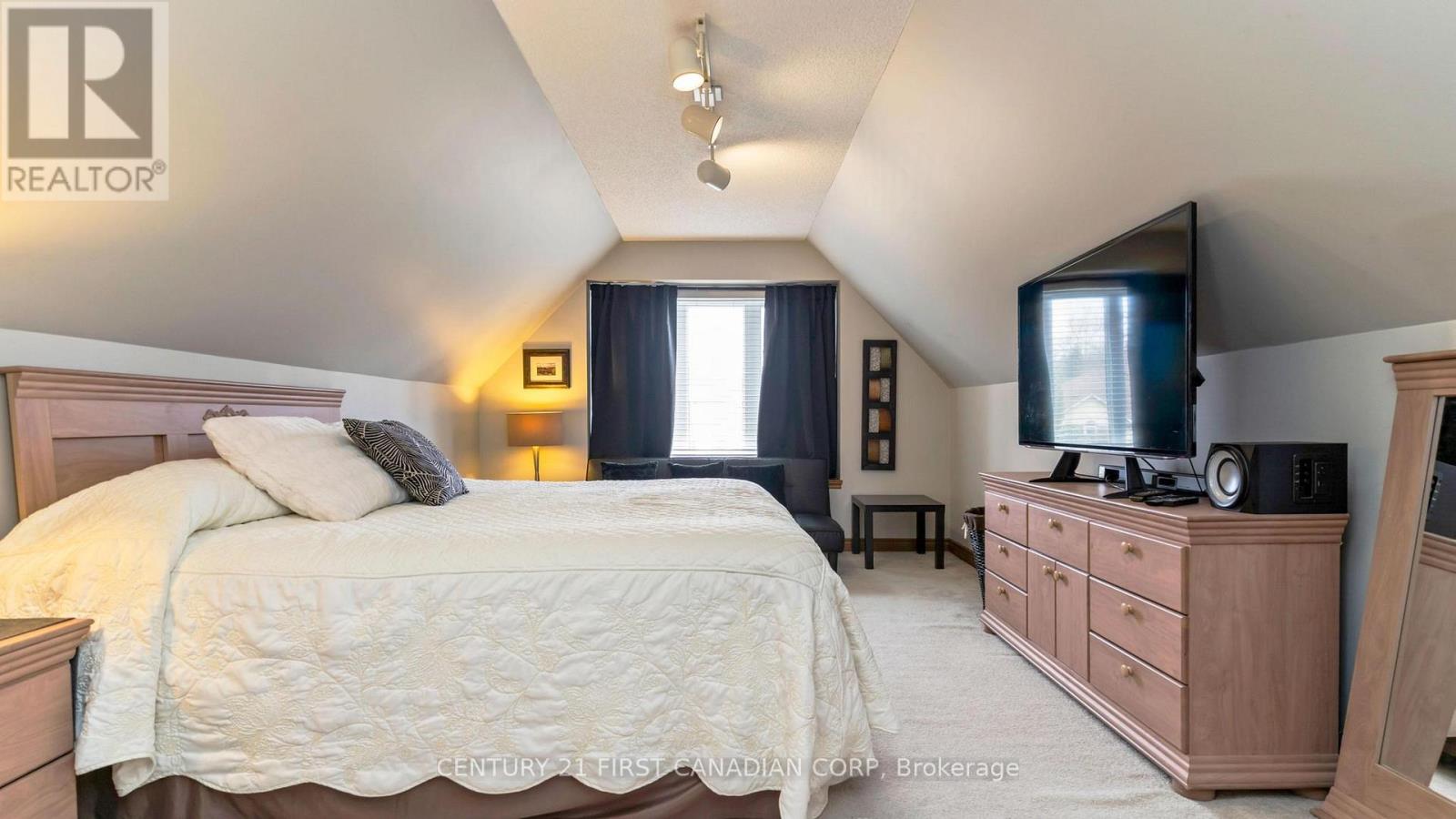 135 AMBLESIDE DRIVE Property Photo