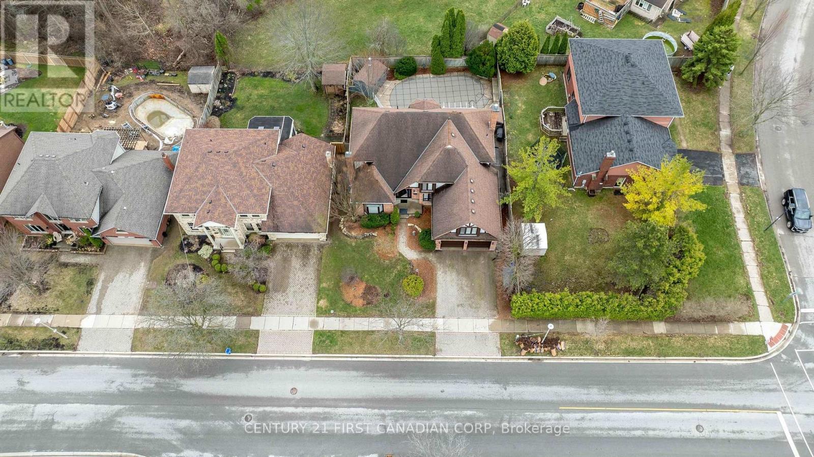 135 AMBLESIDE DRIVE Property Photo