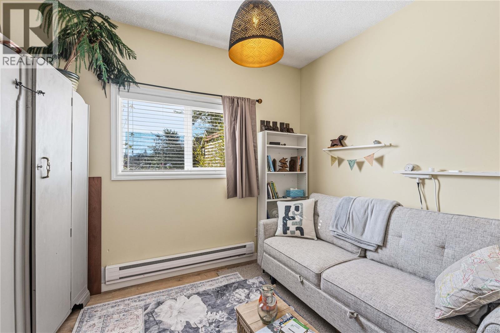 245 SABISTON ST - 11