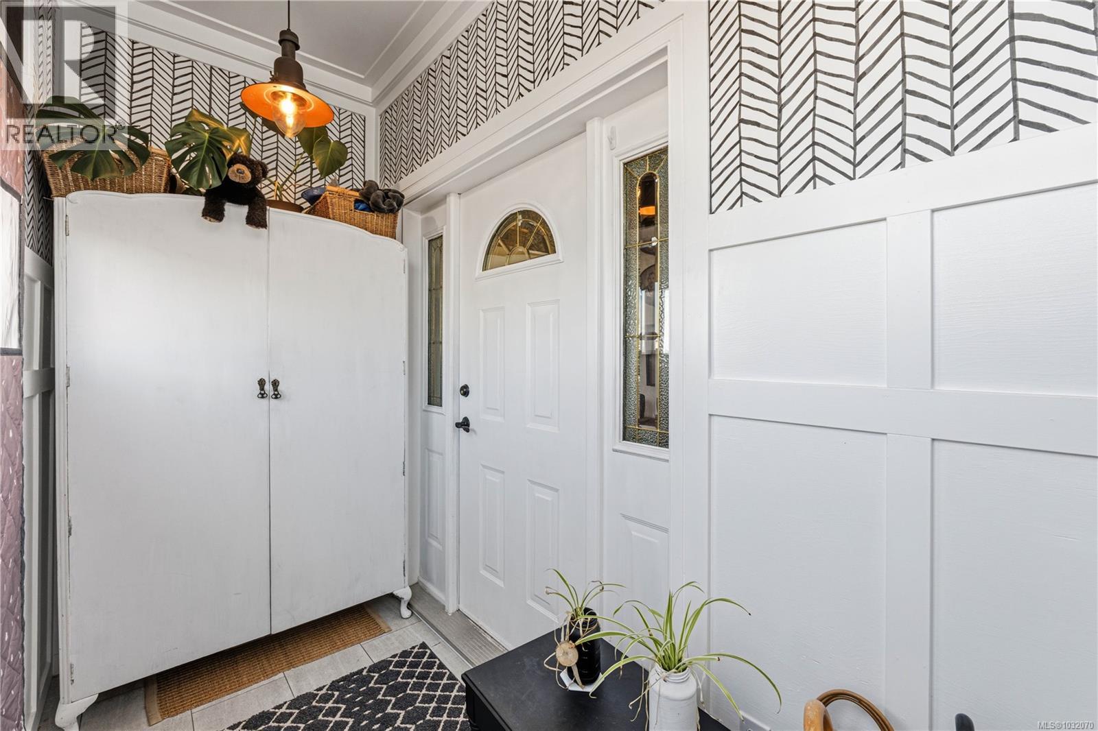 245 SABISTON ST - 12