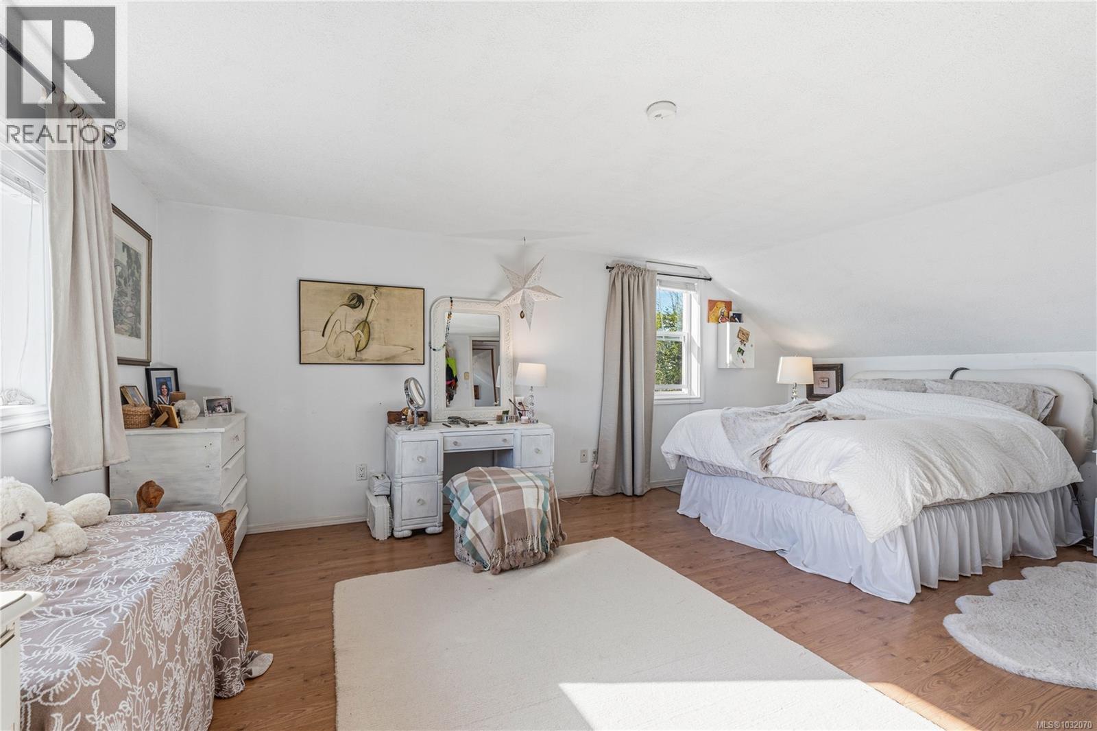 245 SABISTON ST - 16