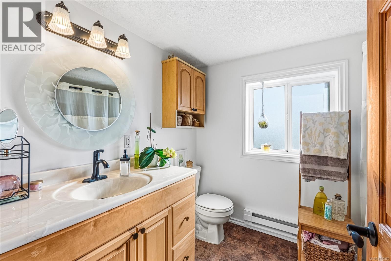 245 SABISTON ST - 21