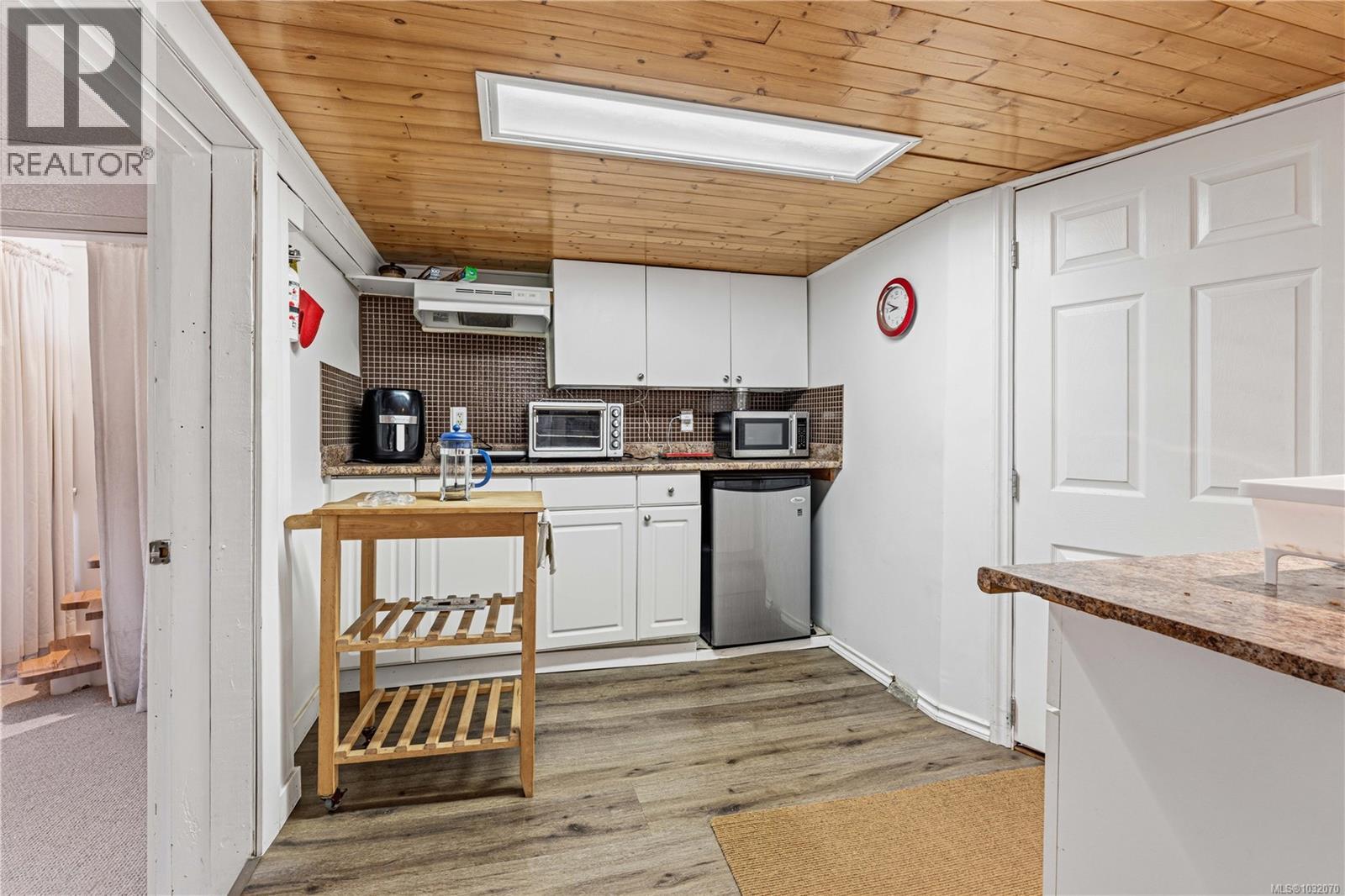 245 SABISTON ST - 35