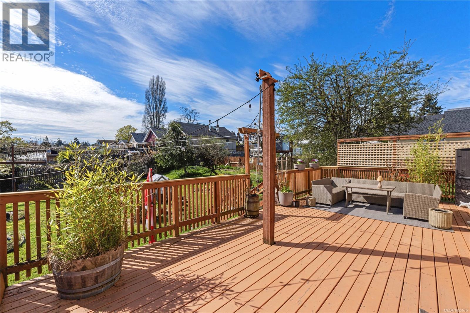 245 SABISTON ST - 39