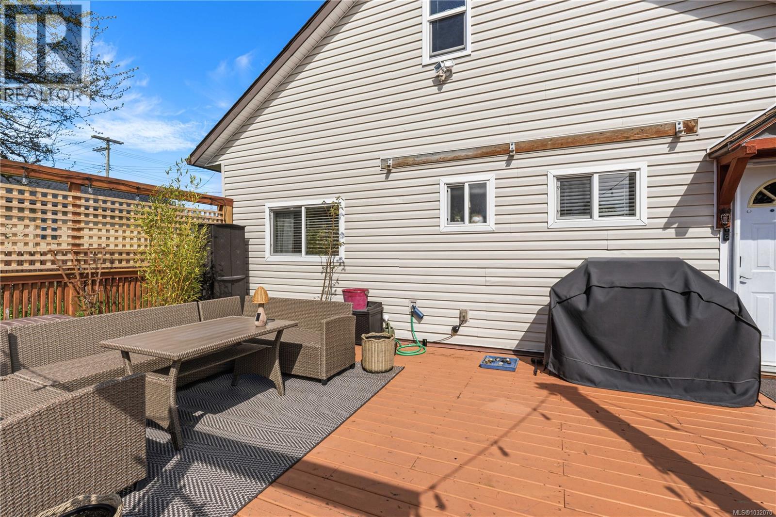 245 SABISTON ST - 40