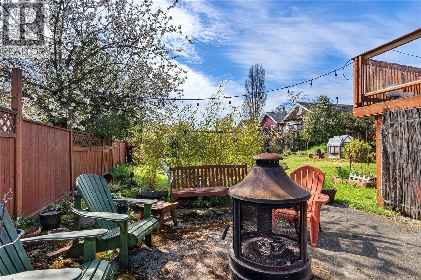 245 SABISTON ST - 46