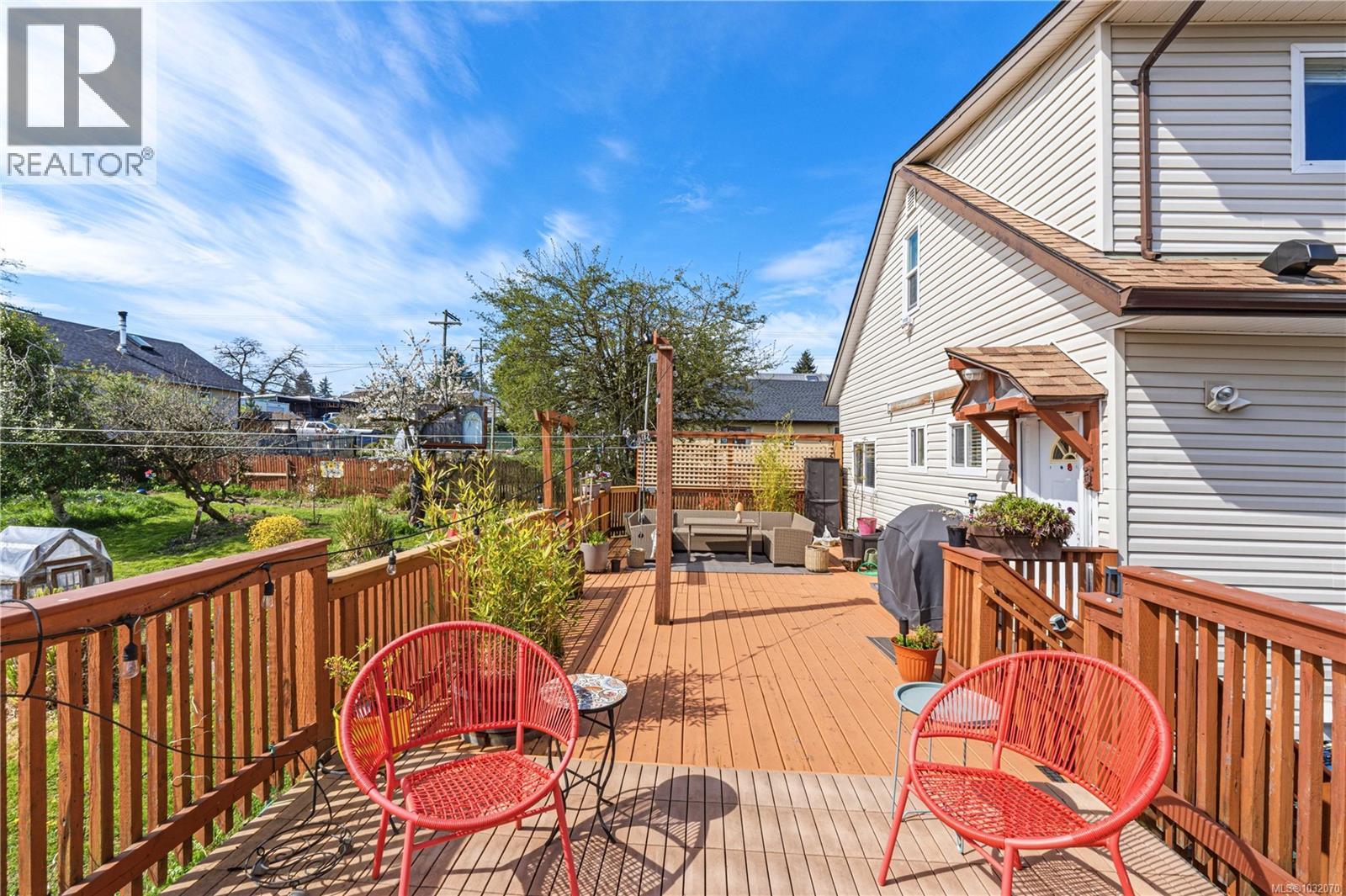 245 SABISTON ST - 48