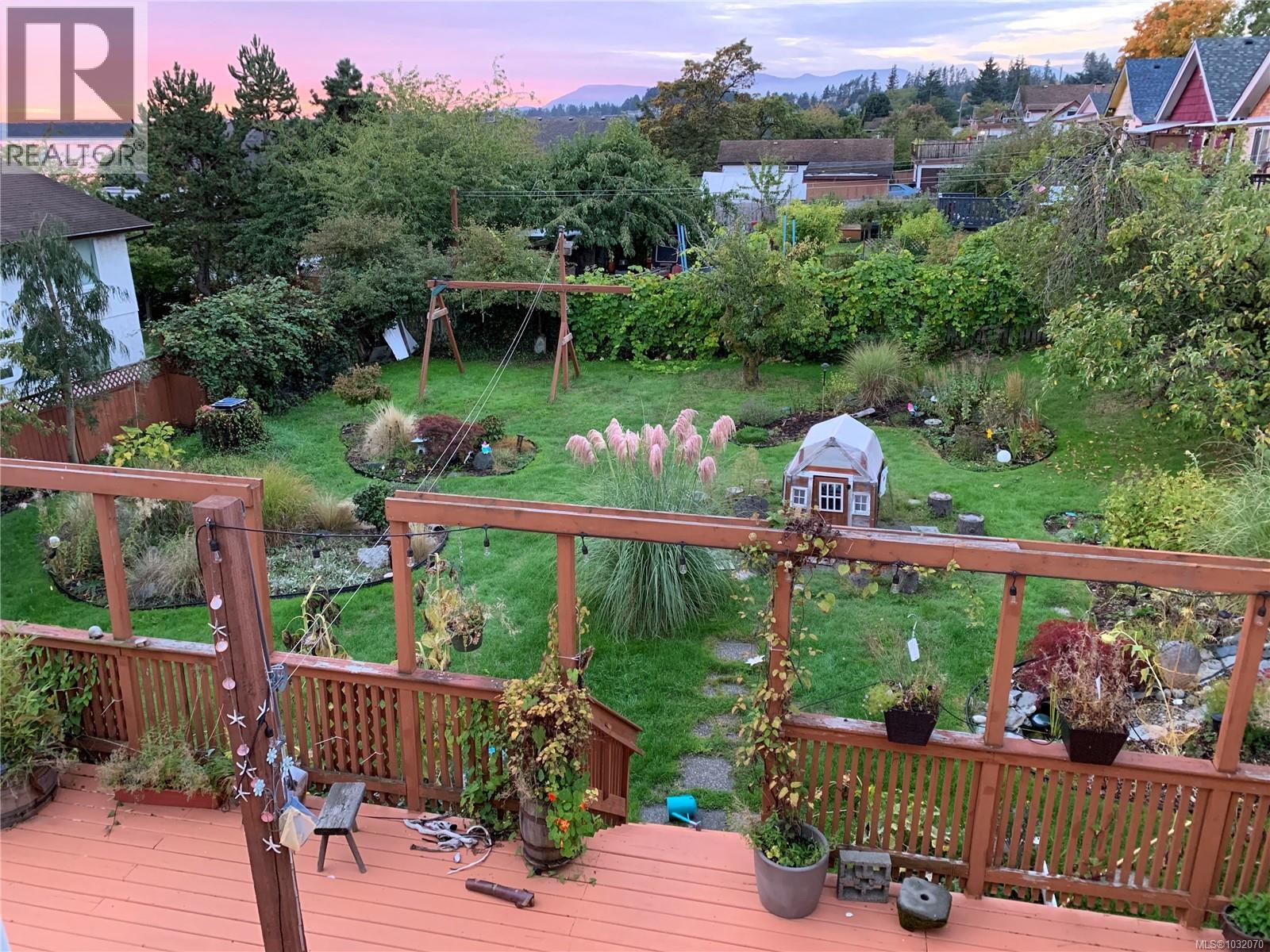 245 SABISTON ST - 53