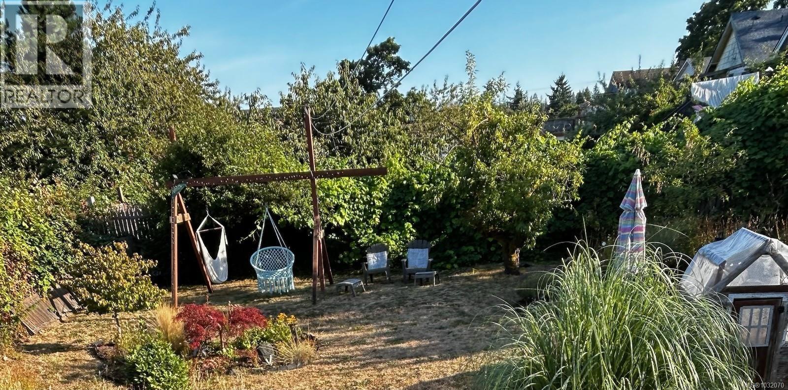 245 SABISTON ST - 54