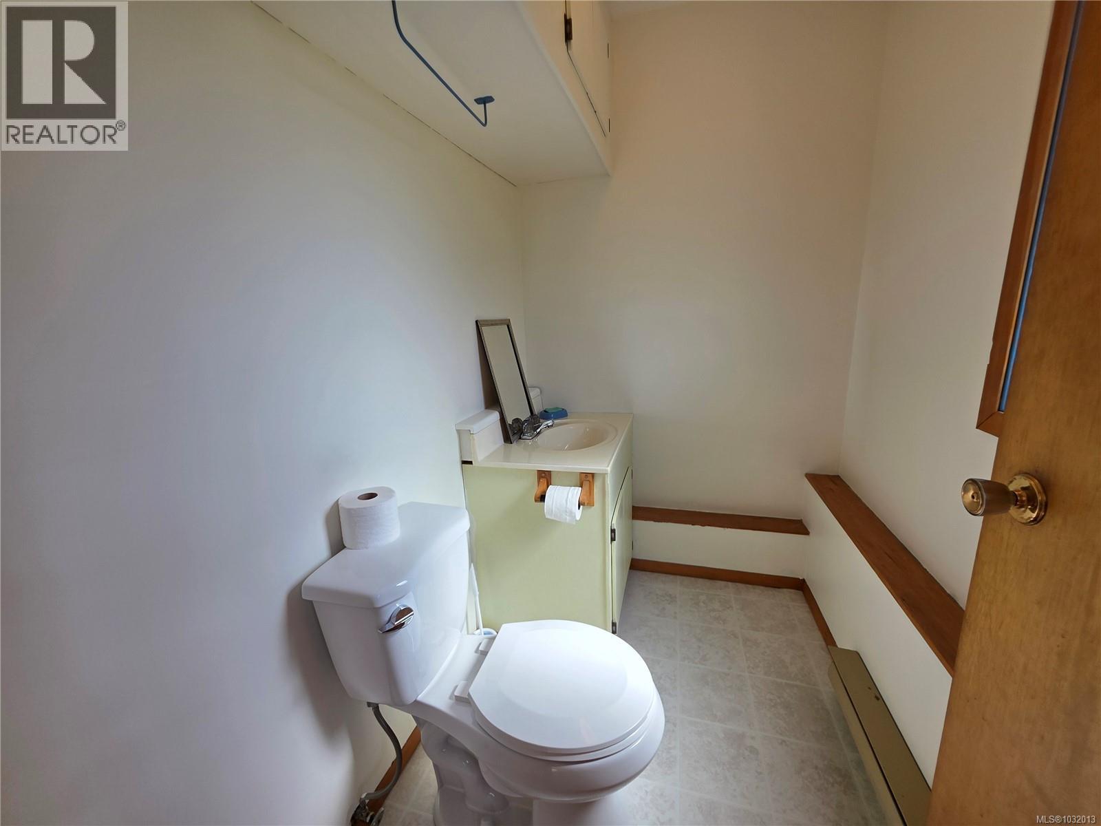 3738 BISHOP CRES - 12