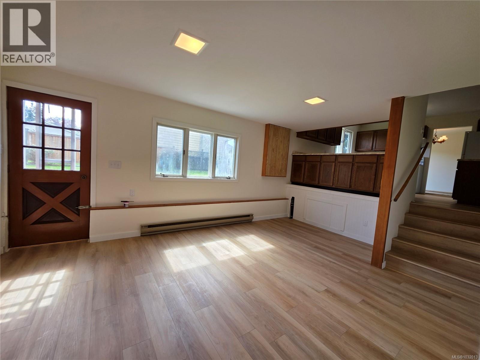 3738 BISHOP CRES - 13