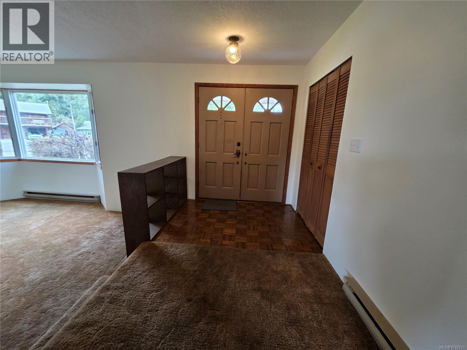 3738 BISHOP CRES - 2