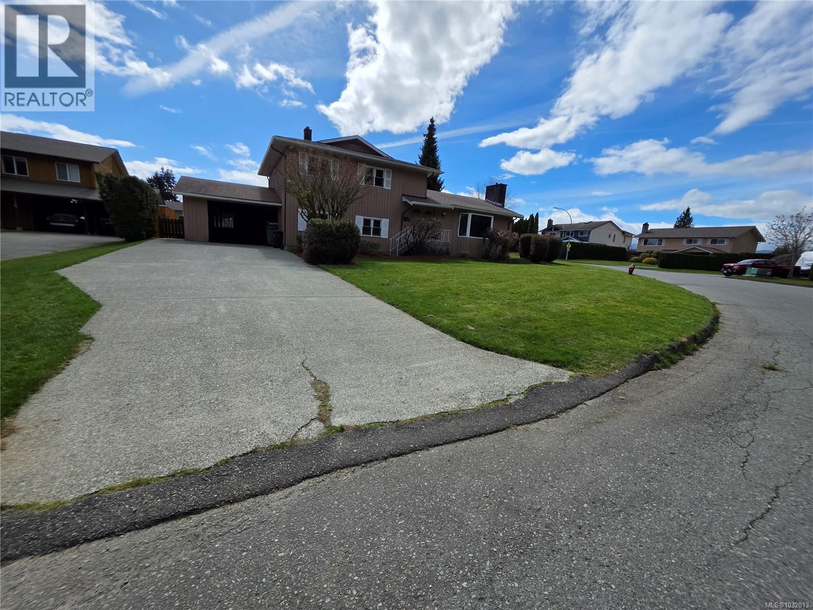 3738 BISHOP CRES - 20