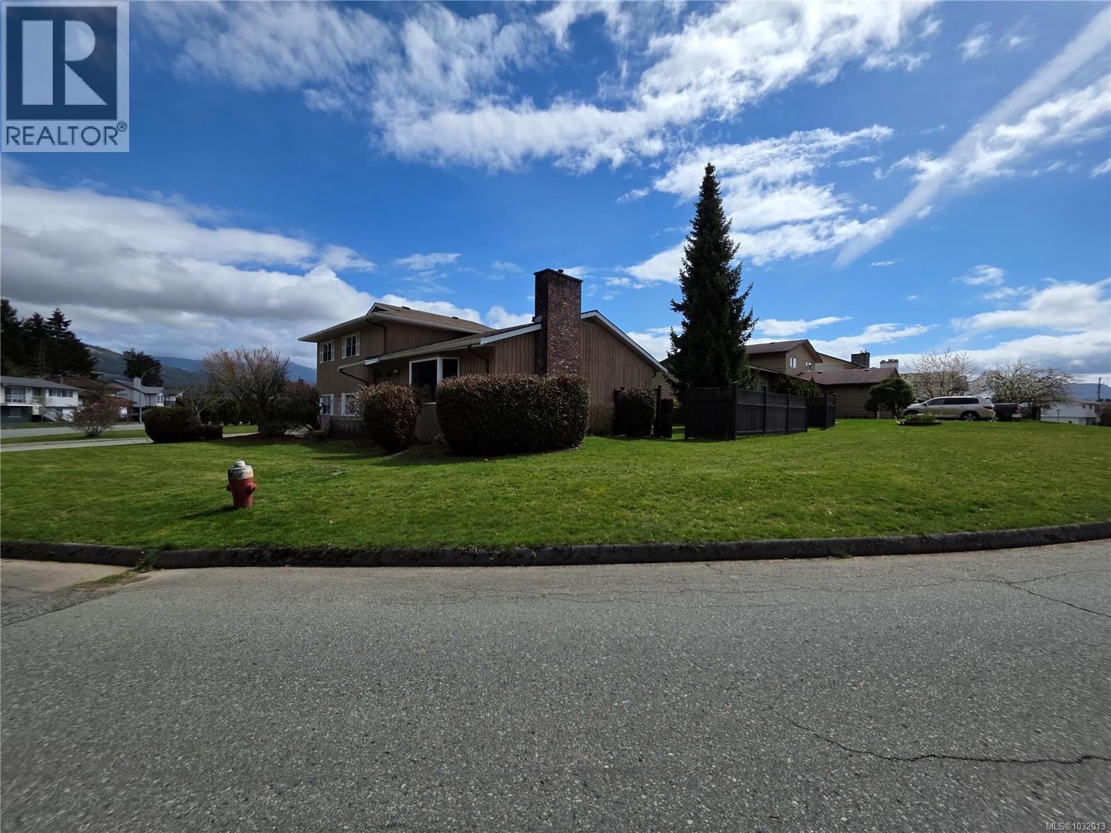 3738 BISHOP CRES - 22