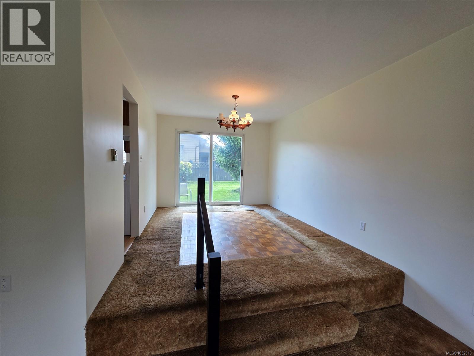 3738 BISHOP CRES - 4