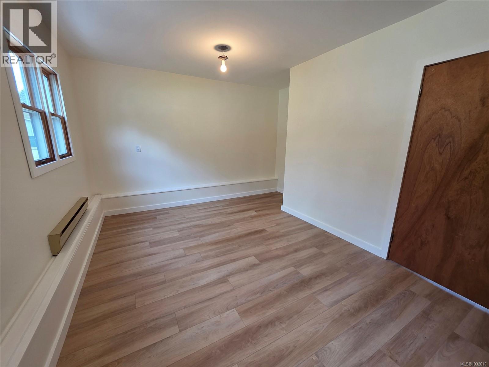 3738 BISHOP CRES - 7