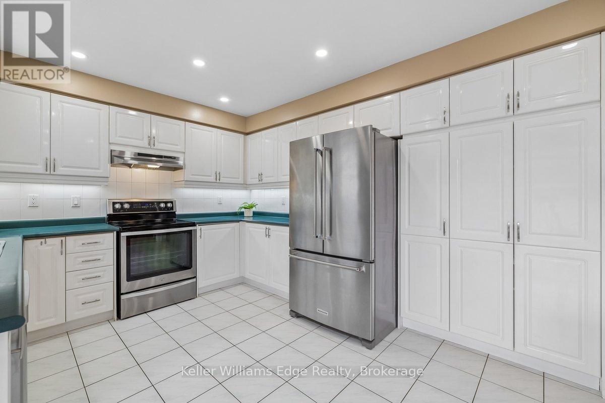 40 BROOKHURST CRESCENT - 12