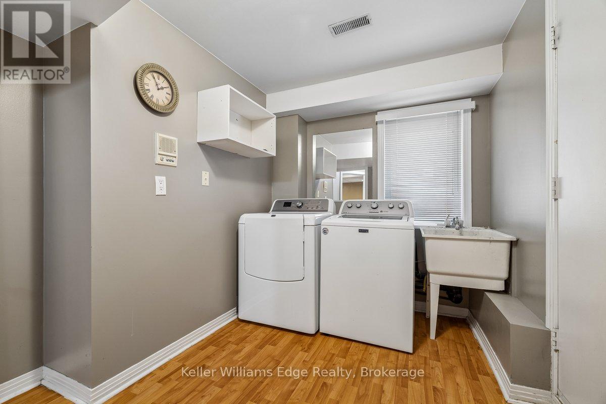 40 BROOKHURST CRESCENT - 28