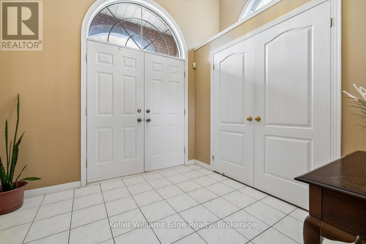 40 BROOKHURST CRESCENT - 3