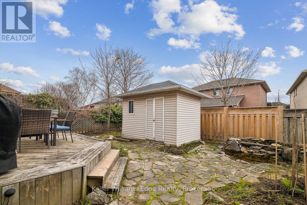 40 BROOKHURST CRESCENT - 32
