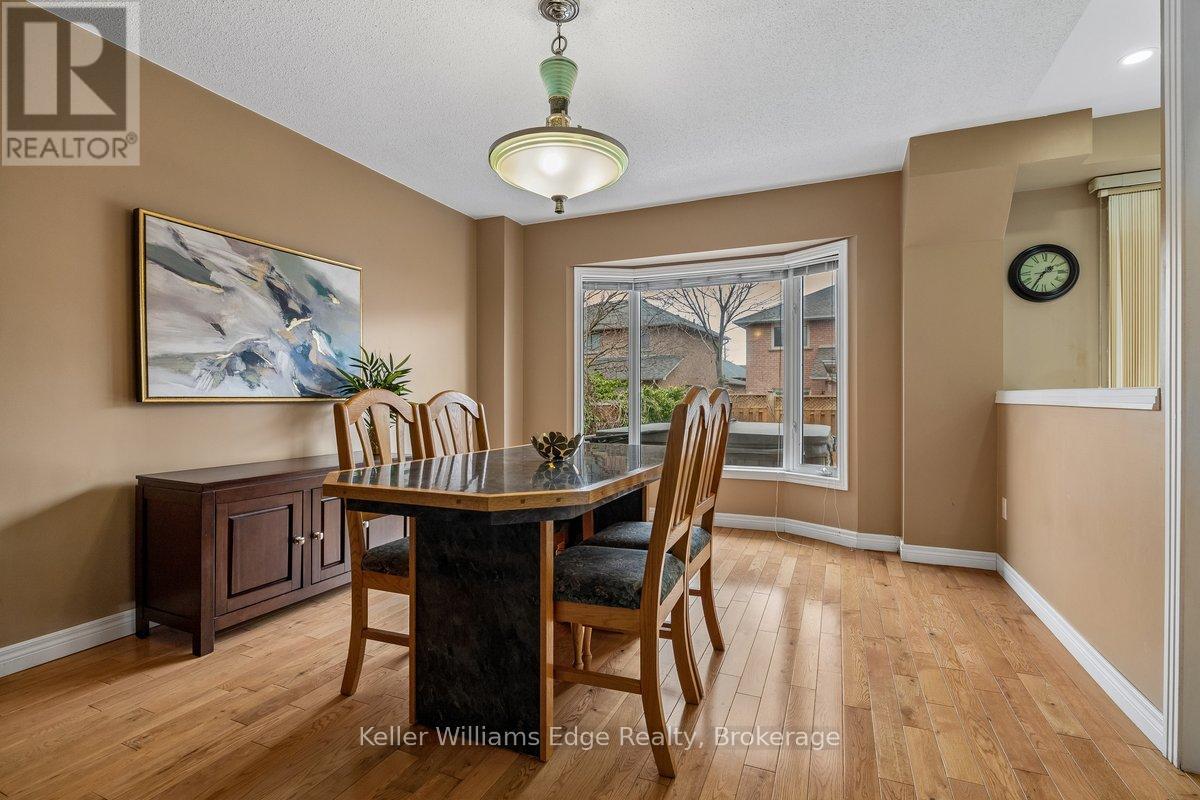 40 BROOKHURST CRESCENT - 7
