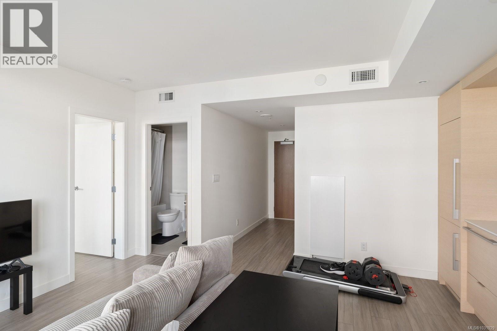 #504 848 YATES ST - 10