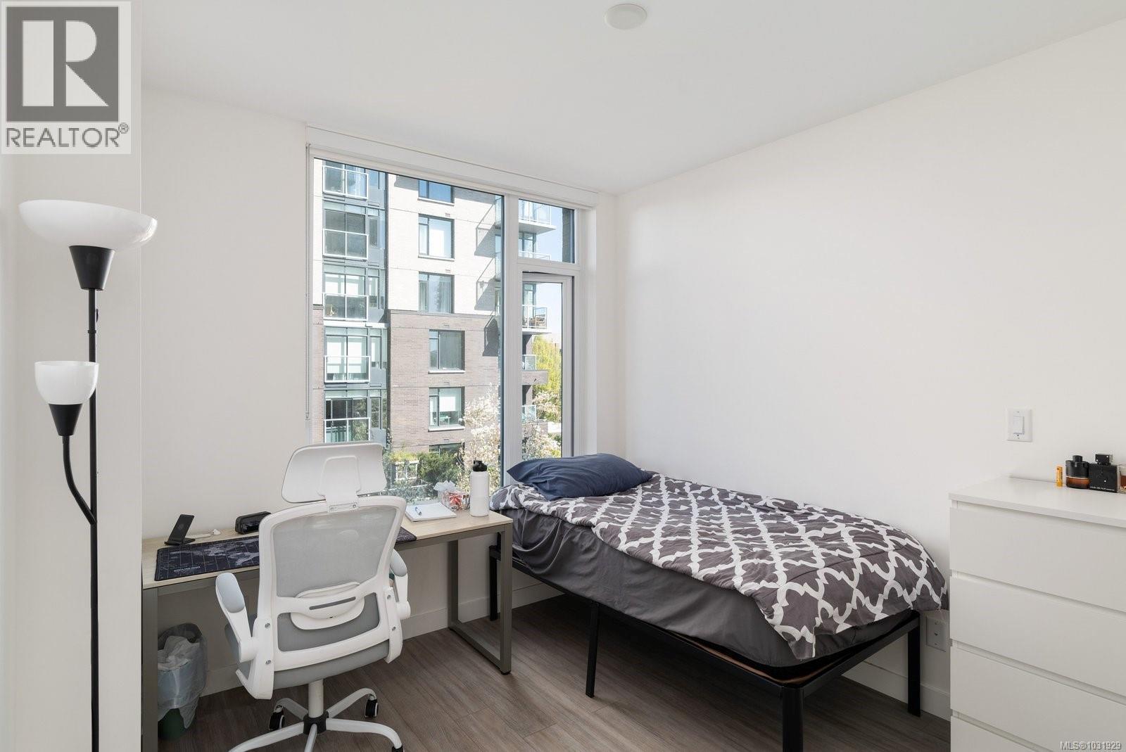 #504 848 YATES ST - 11