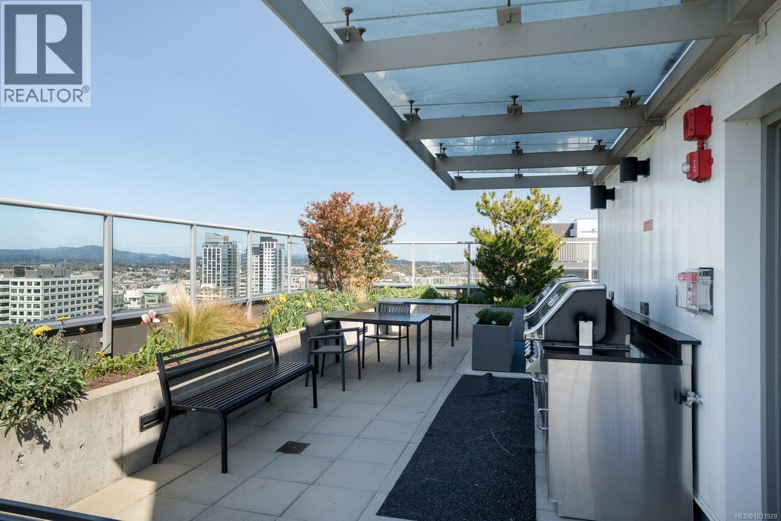 #504 848 YATES ST - 22