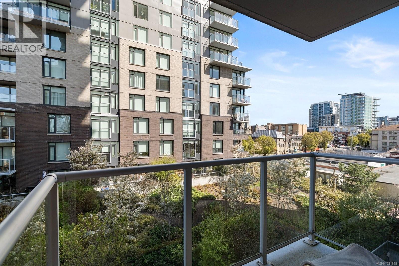 #504 848 YATES ST - 8