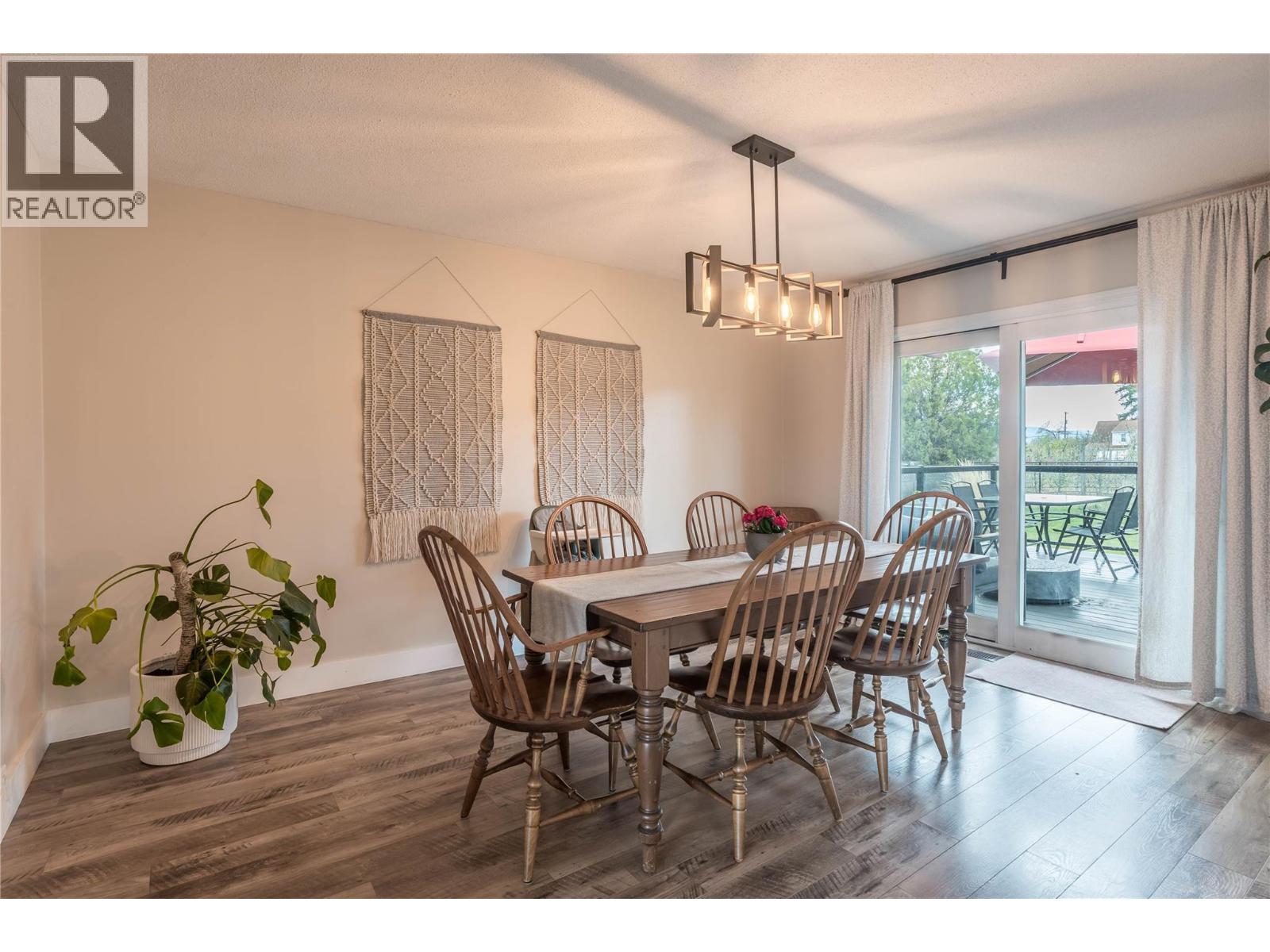 2513 Juniper Street, Summerland