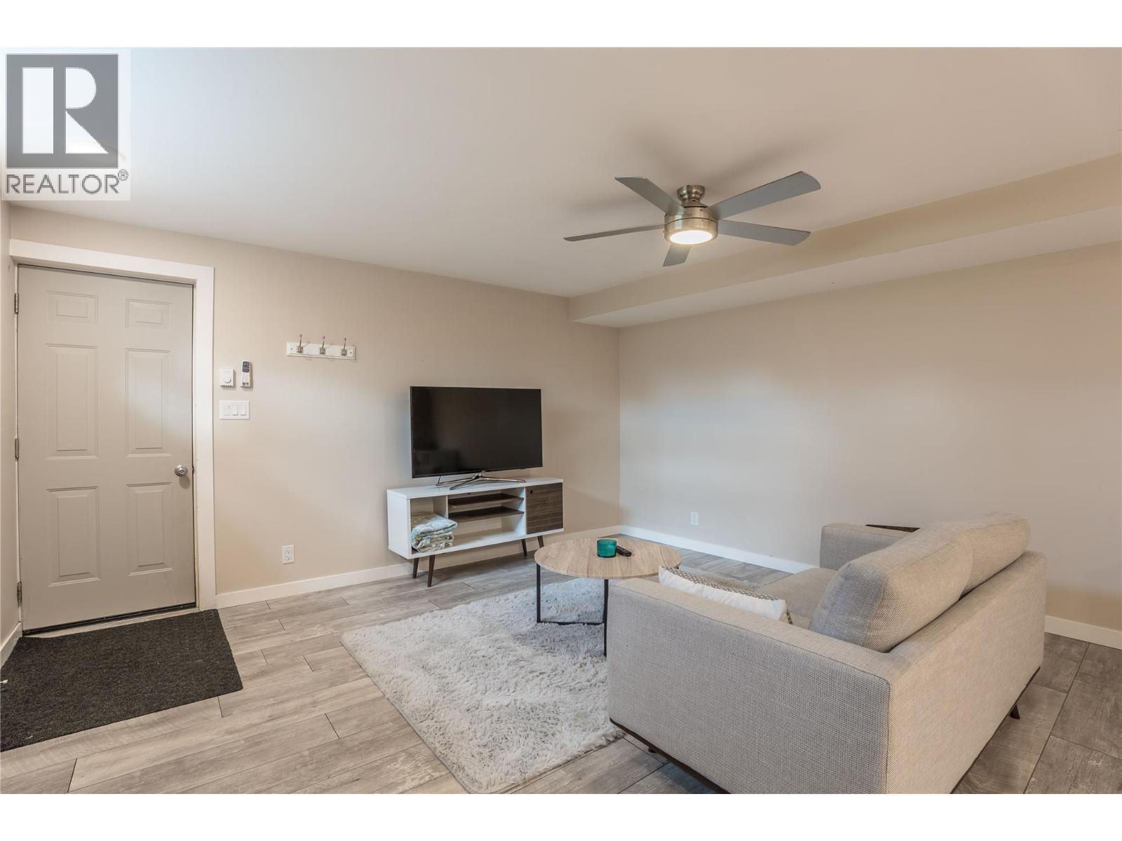 2513 Juniper Street, Summerland