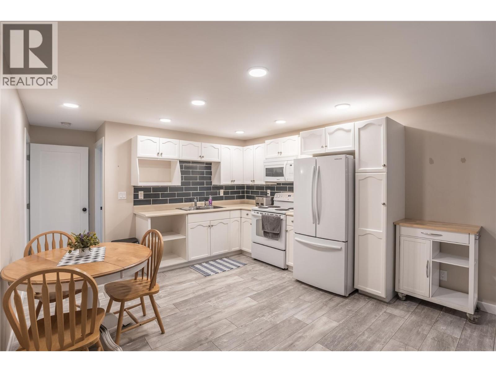 2513 Juniper Street, Summerland