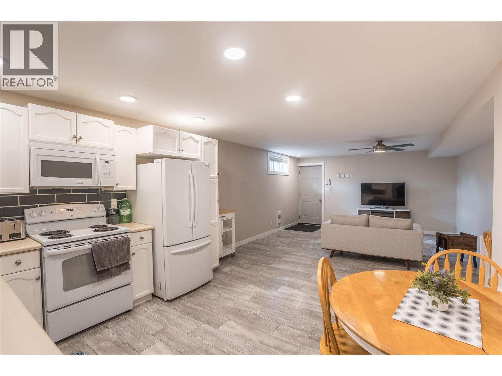 2513 Juniper Street, Summerland