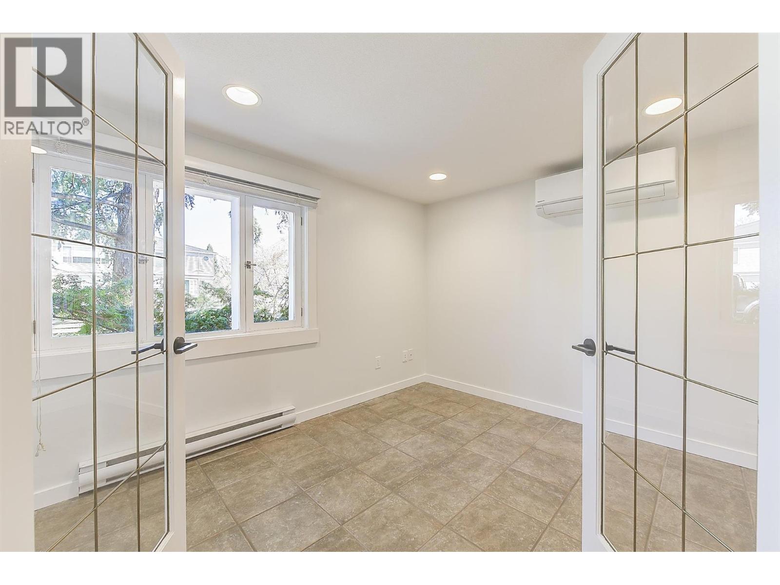 645 Francis Avenue, Kelowna