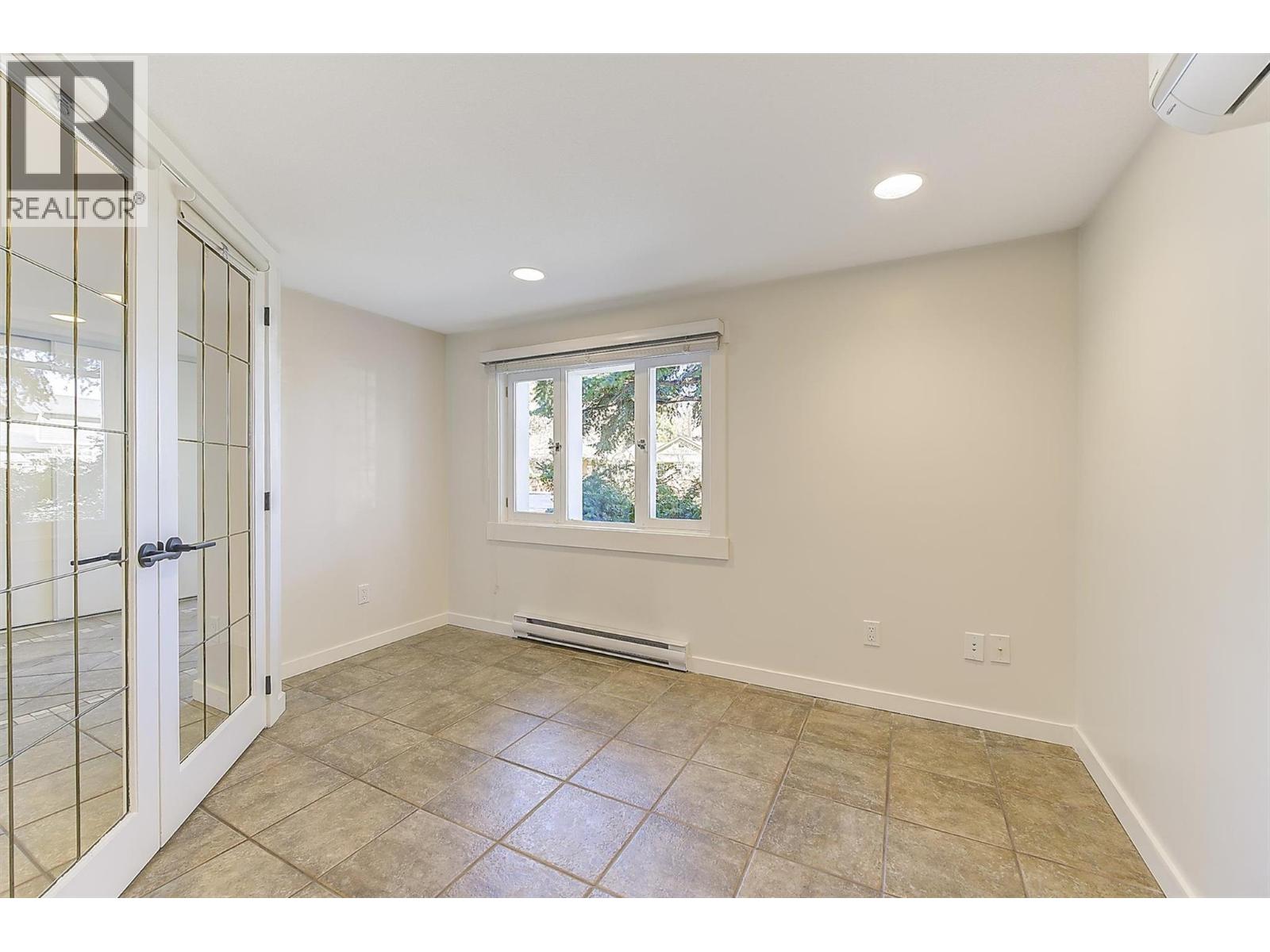 645 Francis Avenue, Kelowna