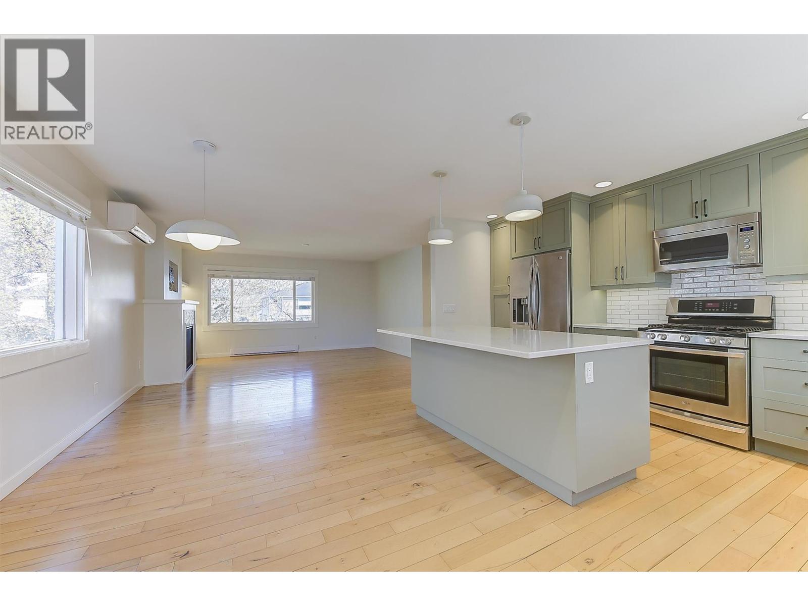 645 Francis Avenue, Kelowna