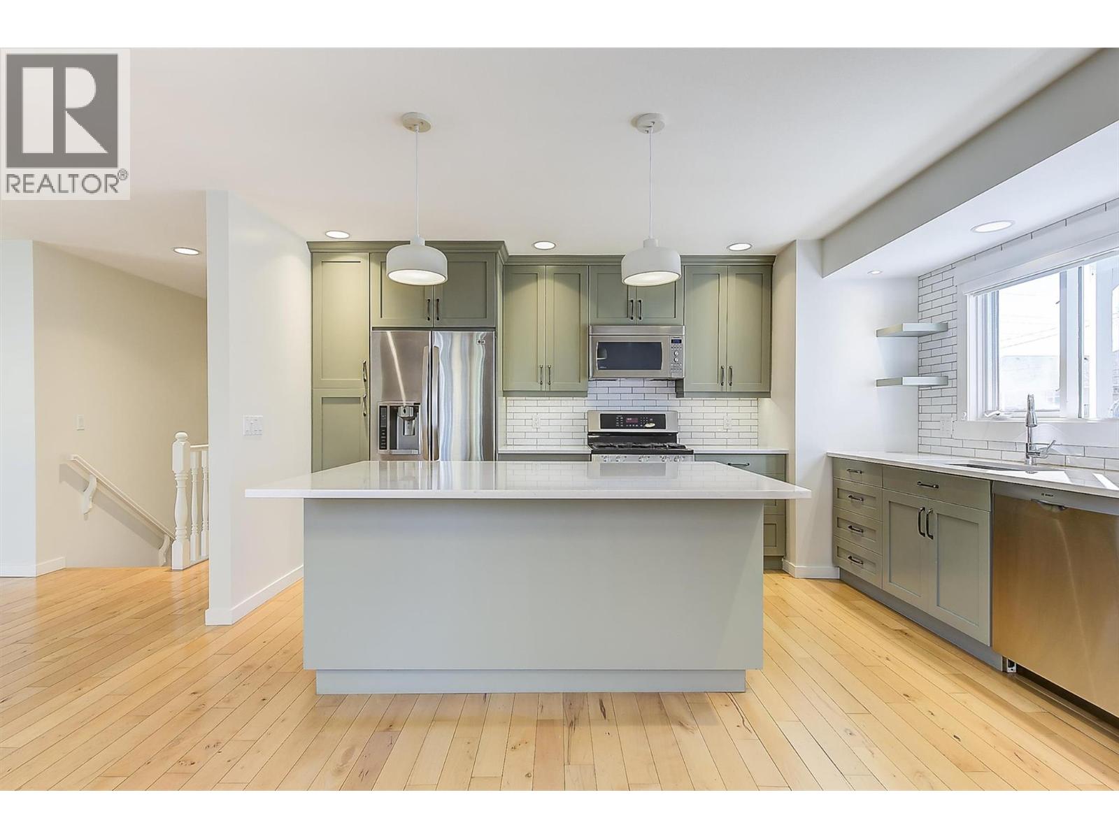 645 Francis Avenue, Kelowna