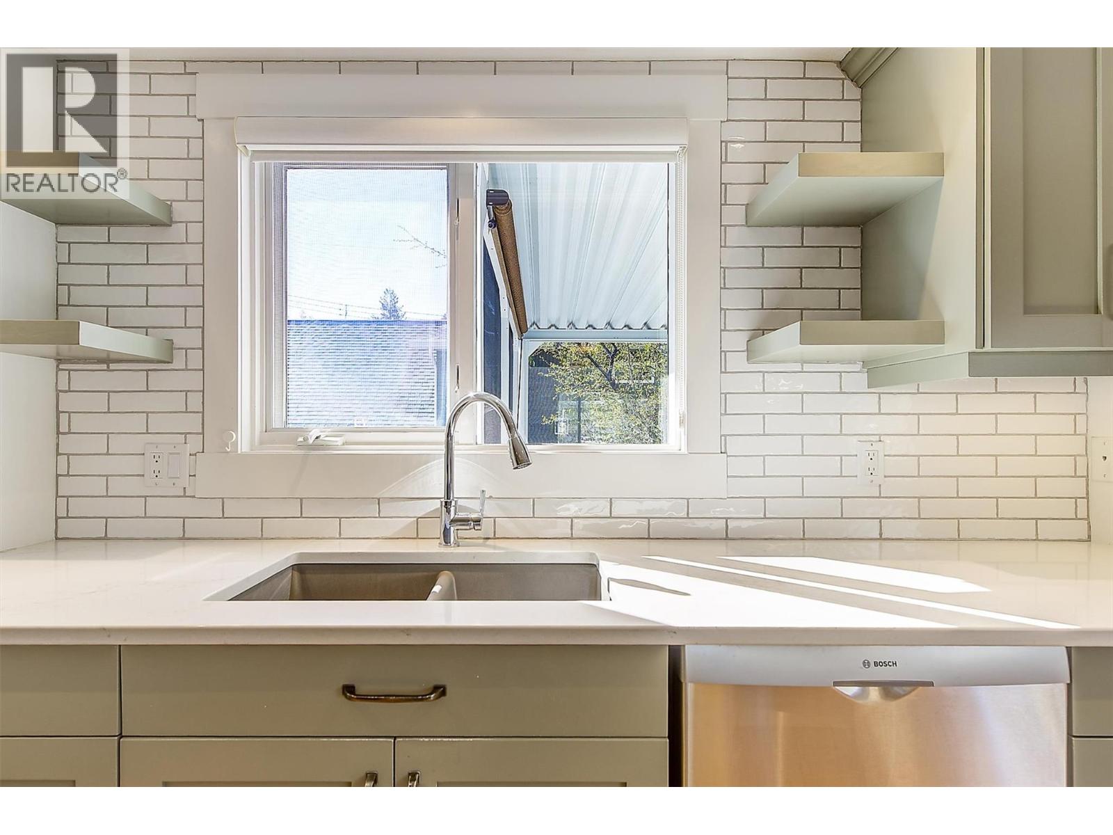 645 Francis Avenue, Kelowna