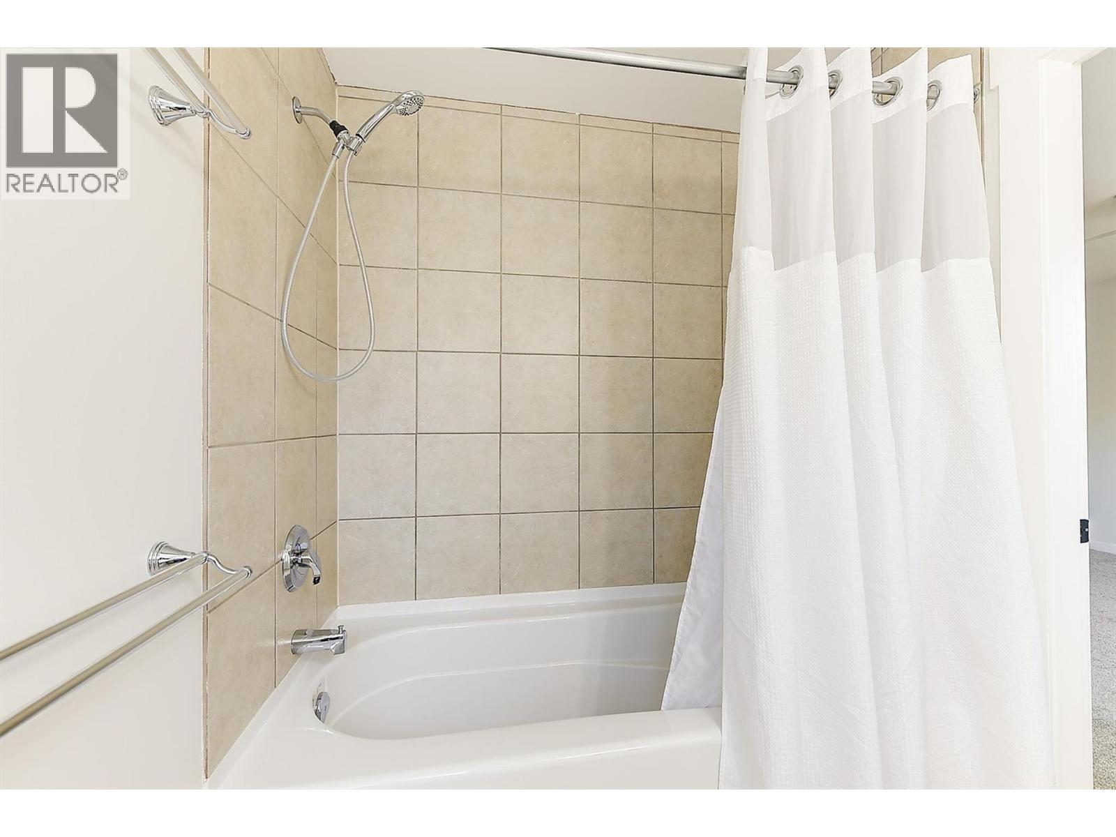 645 Francis Avenue, Kelowna