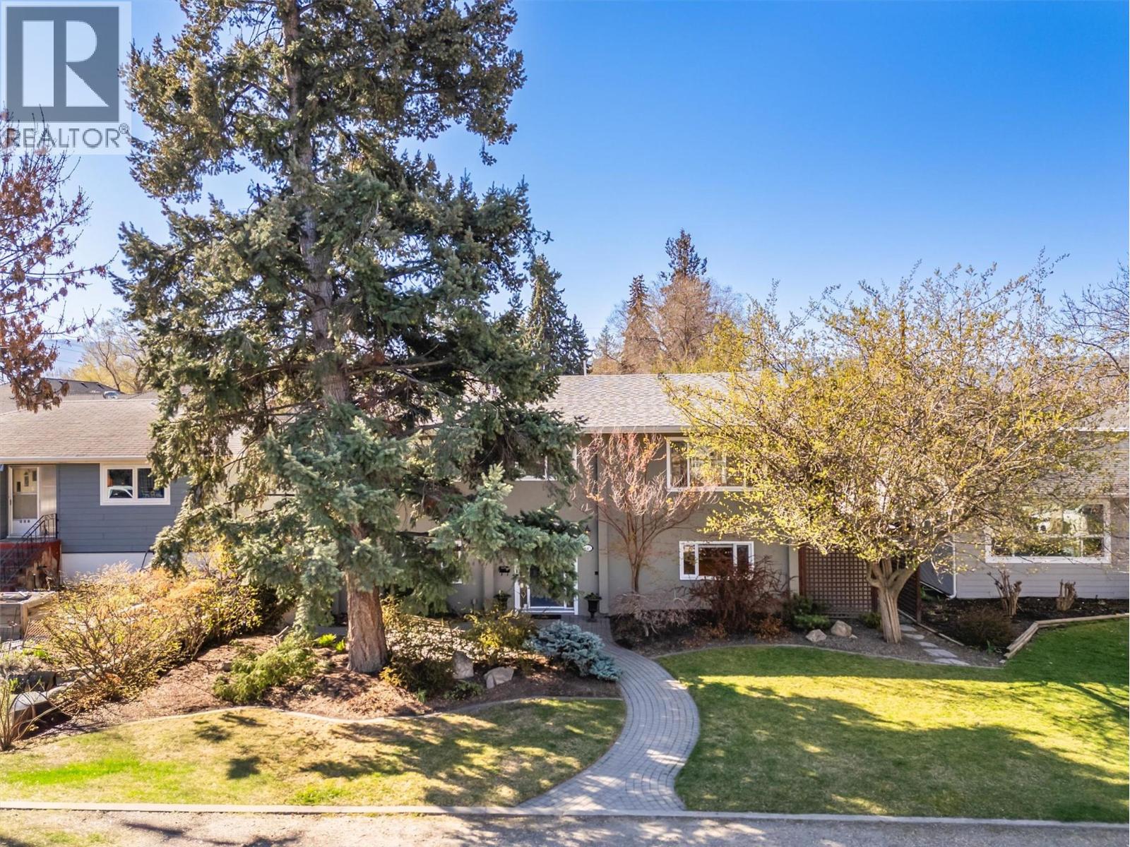 645 Francis Avenue, Kelowna