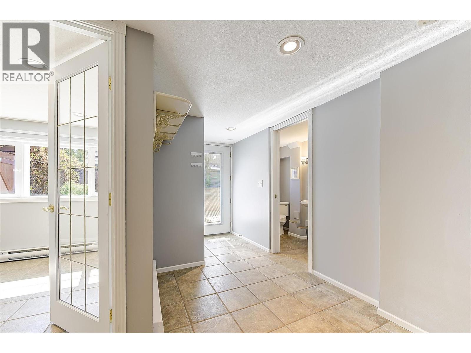 645 Francis Avenue, Kelowna